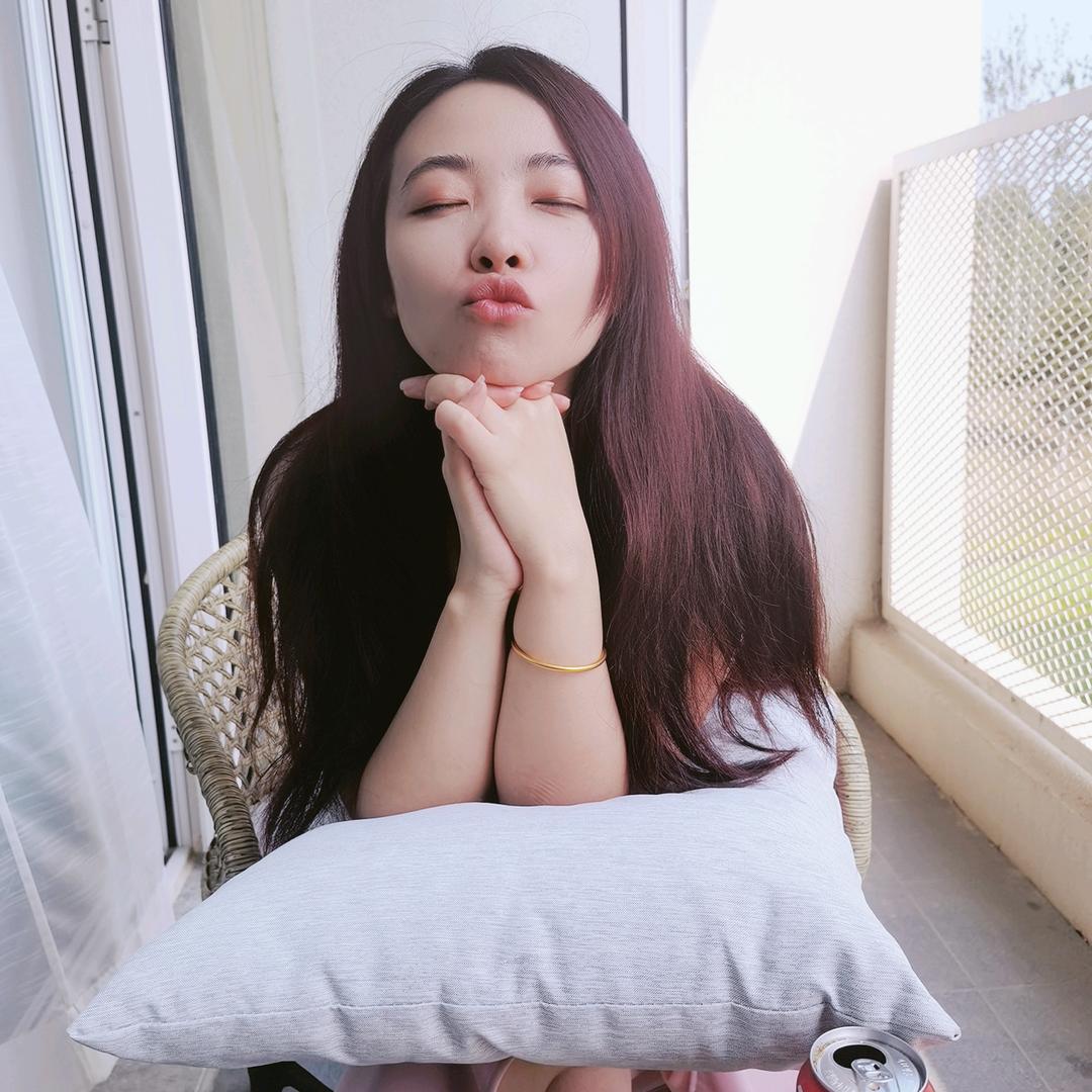 HELLO小笼包头像
