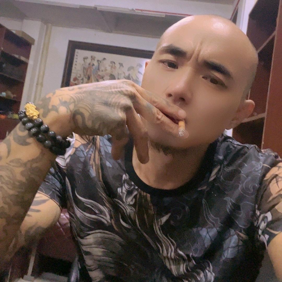 爸爸在天堂一切很好。我用他的抖音。