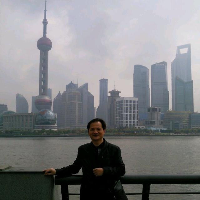 湛蓝明月