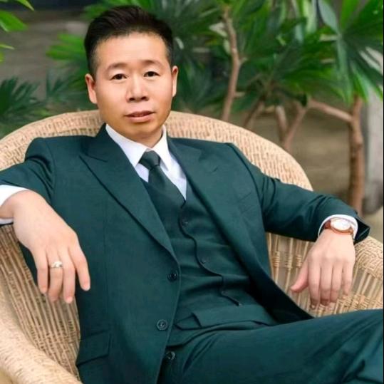 长明鹦鹉养殖厂