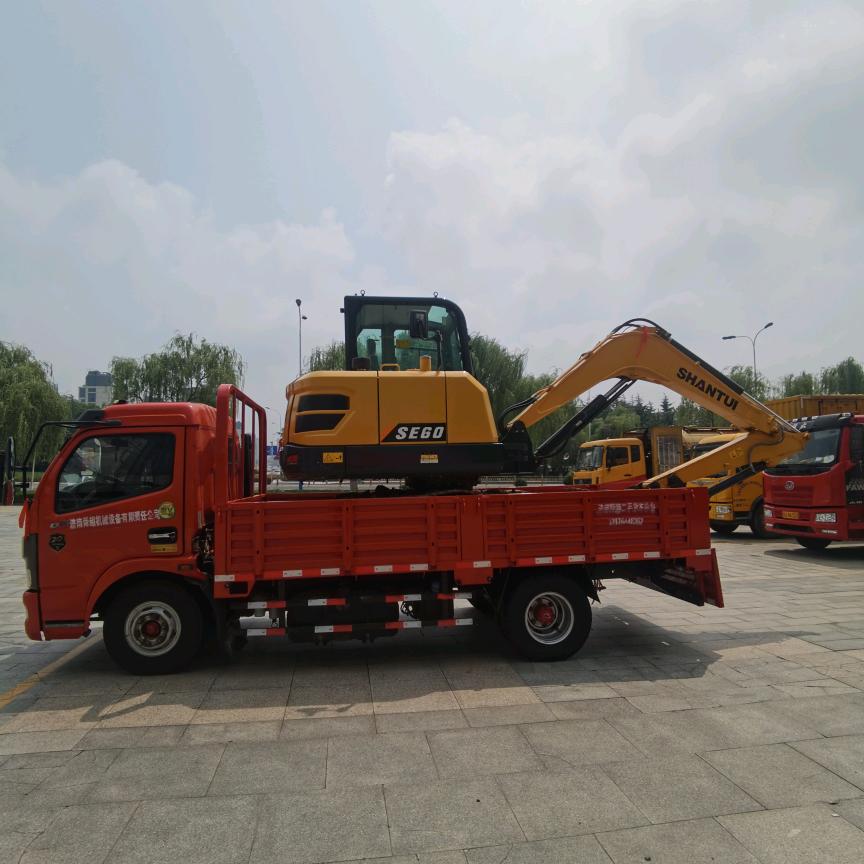 莱芜60小挖机带锤出租