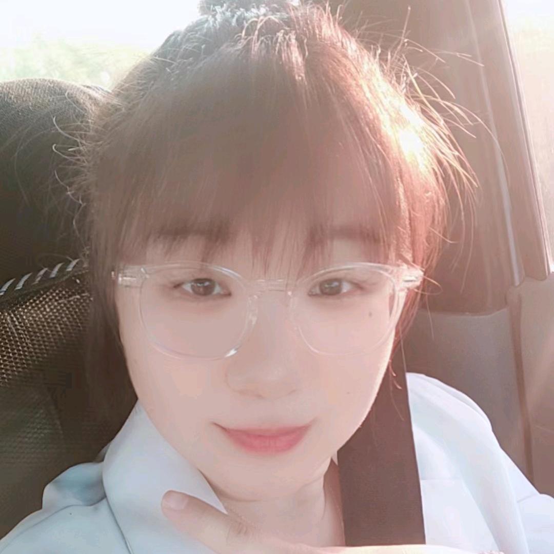 众踏悬浮拼装地板小玉仙女