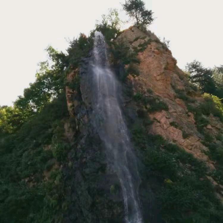 小楼一夜听春雨