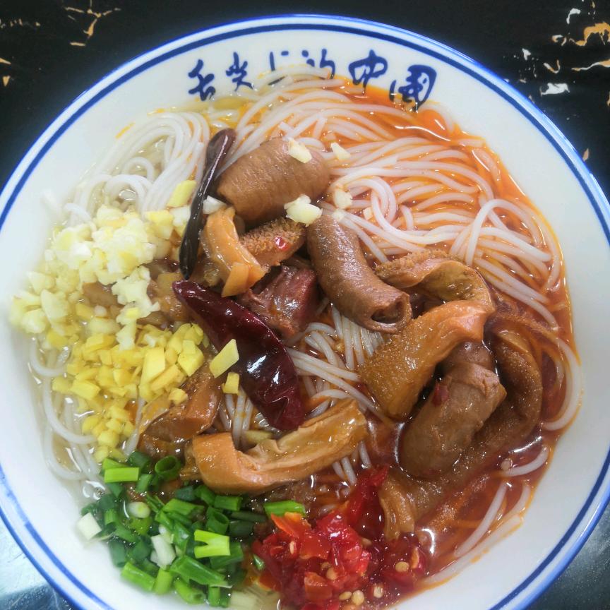 泸溪县胖子特色猪脚粉店
