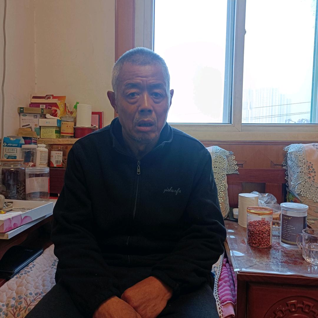 甄爱锻炼爷爷