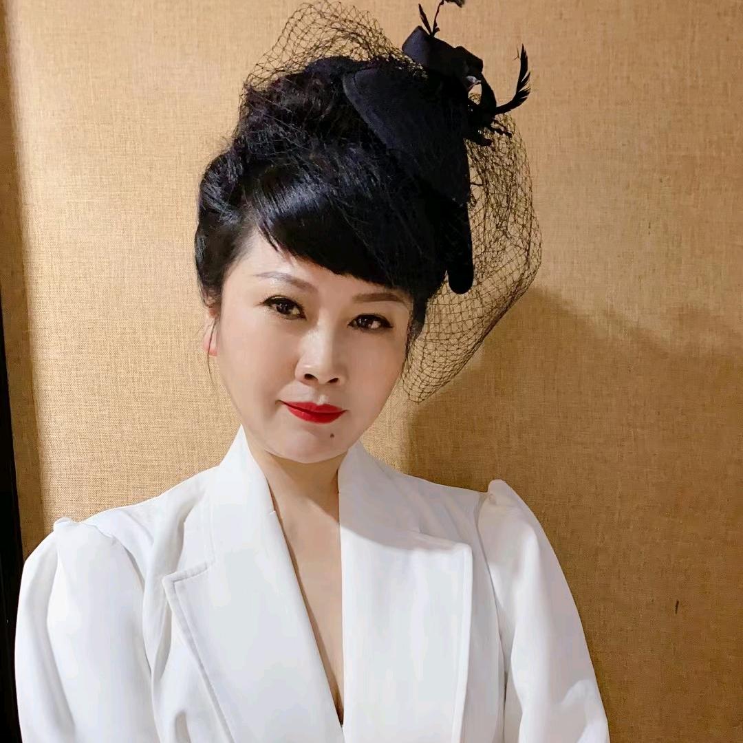西安若希品牌女裤-琳琳