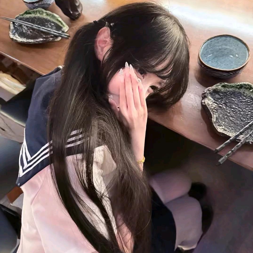 - ̗̀ ☺︎ ̖́-