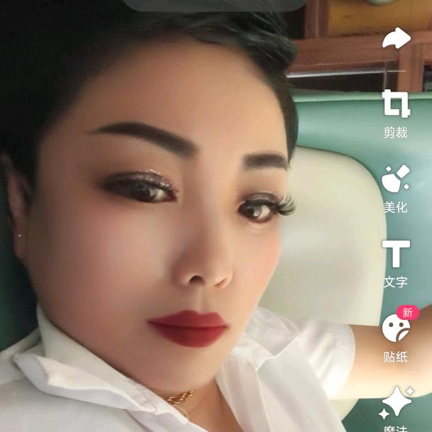 小伊伊🧜‍♀️