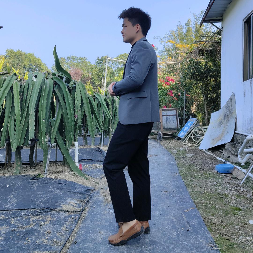 短发＆小东哥