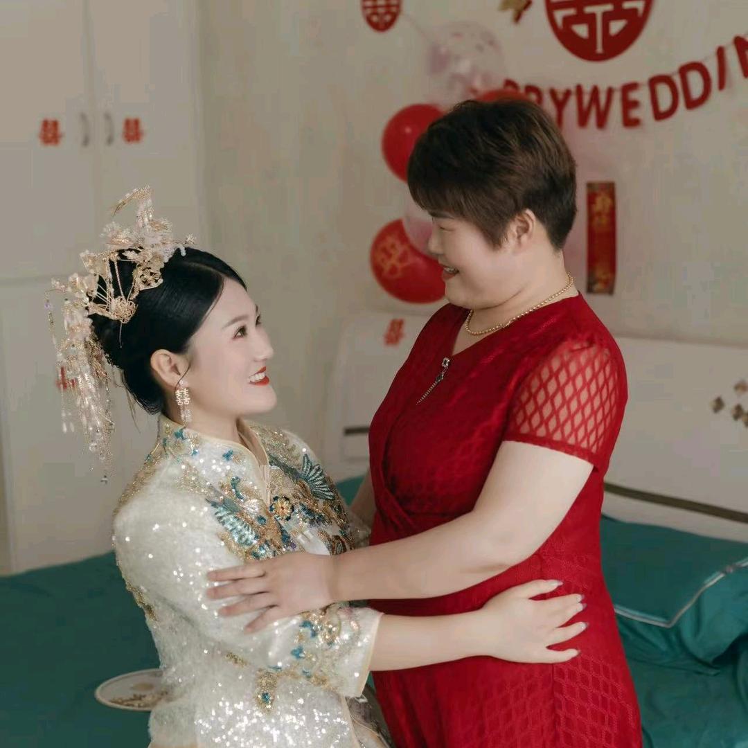 魏县北市场十字路口大名烧饼，大脸鸡排隔壁