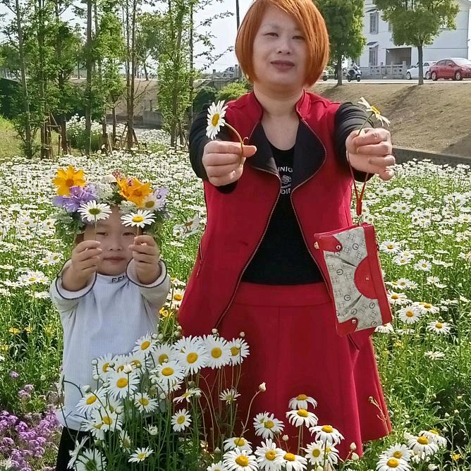 湖南晴姐：开播在主页中午12点30首播