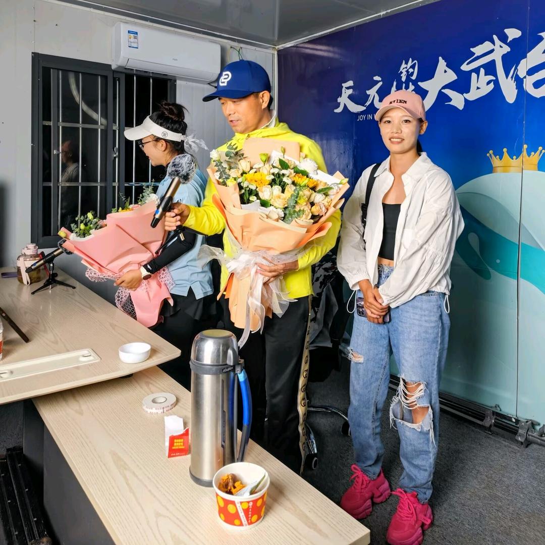 左哥鲢鳙巨物垂钓园−刚粉大武台