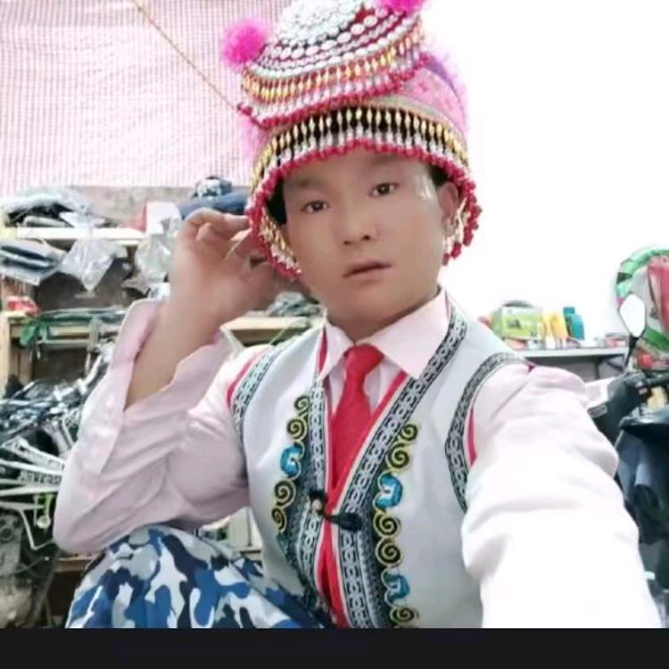 炉山雅迪电动车