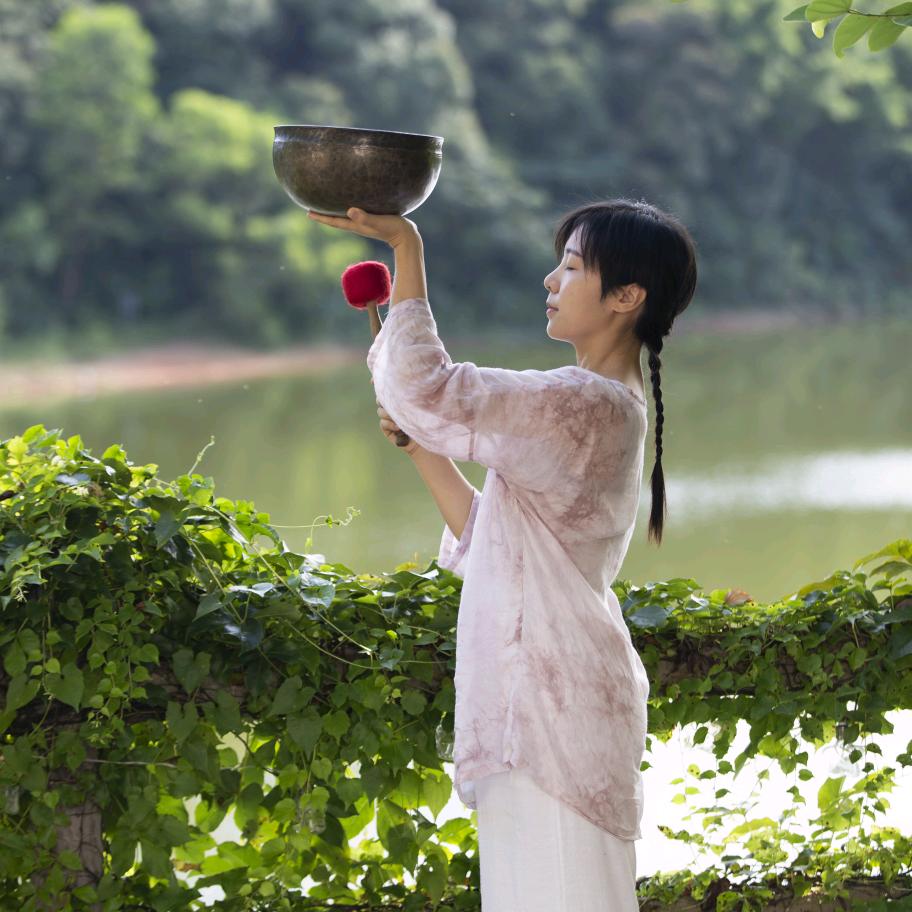 大美瑜伽教培导师 · Sofia