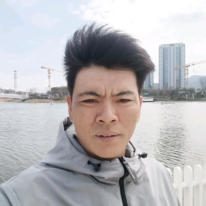 可怜老婆，和我一起扎钢筋，