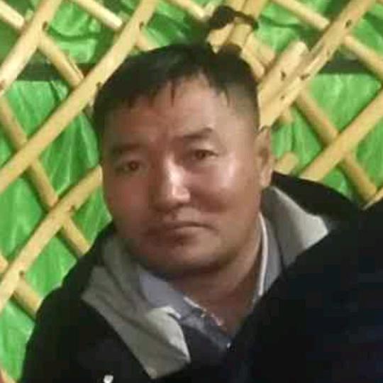浩斯巴雅尔