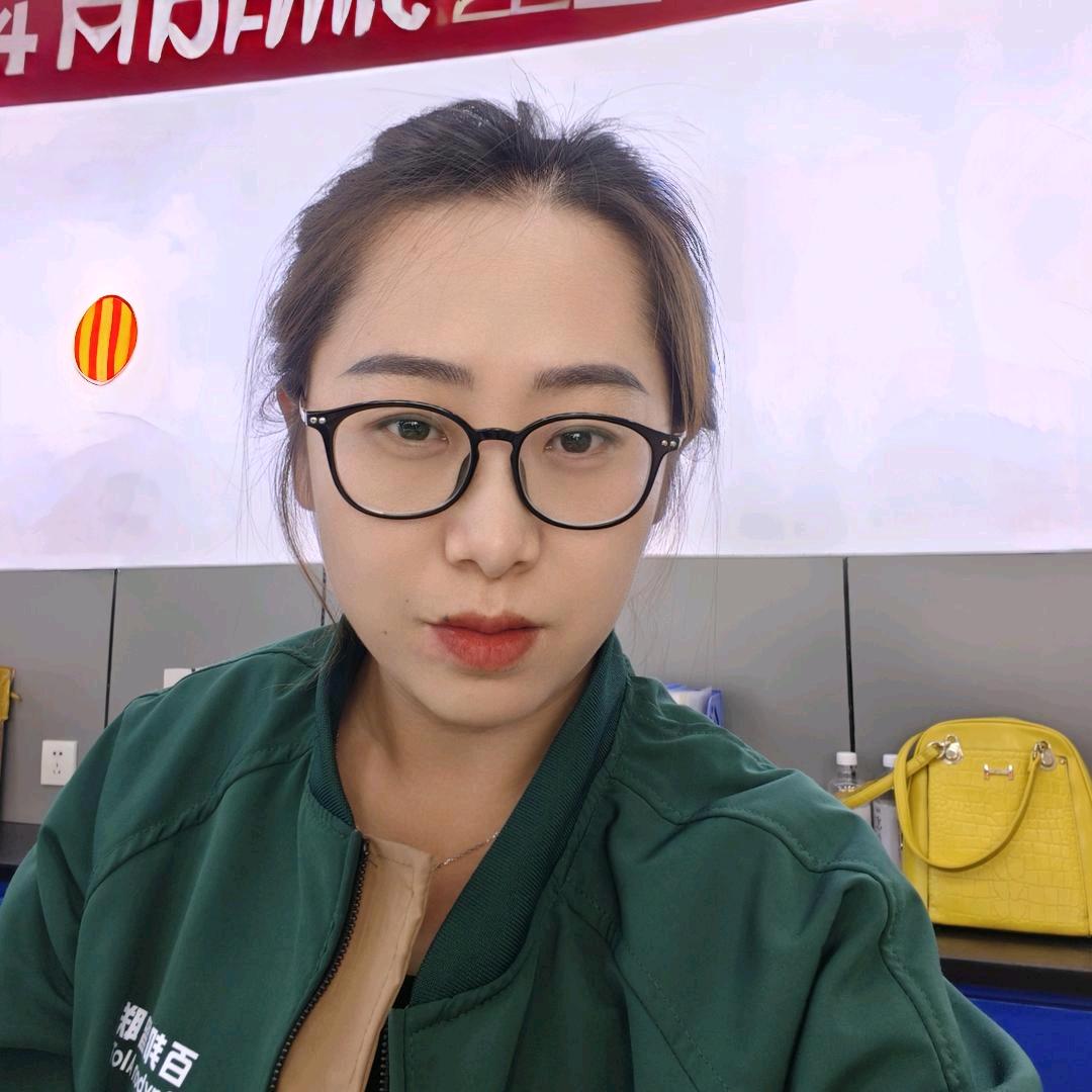 横山卖手机的小姐姐