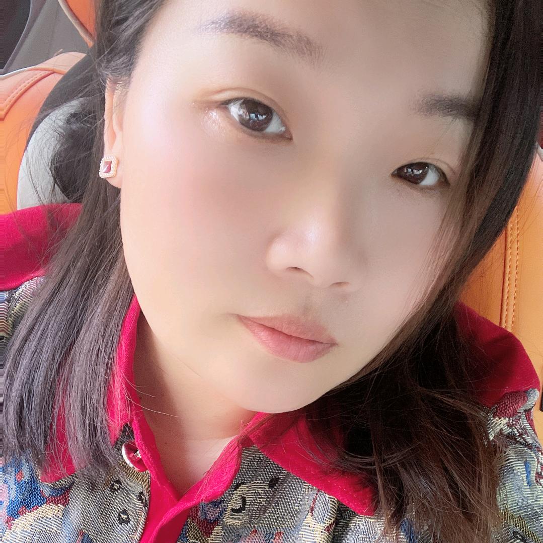 做美甲的凤儿