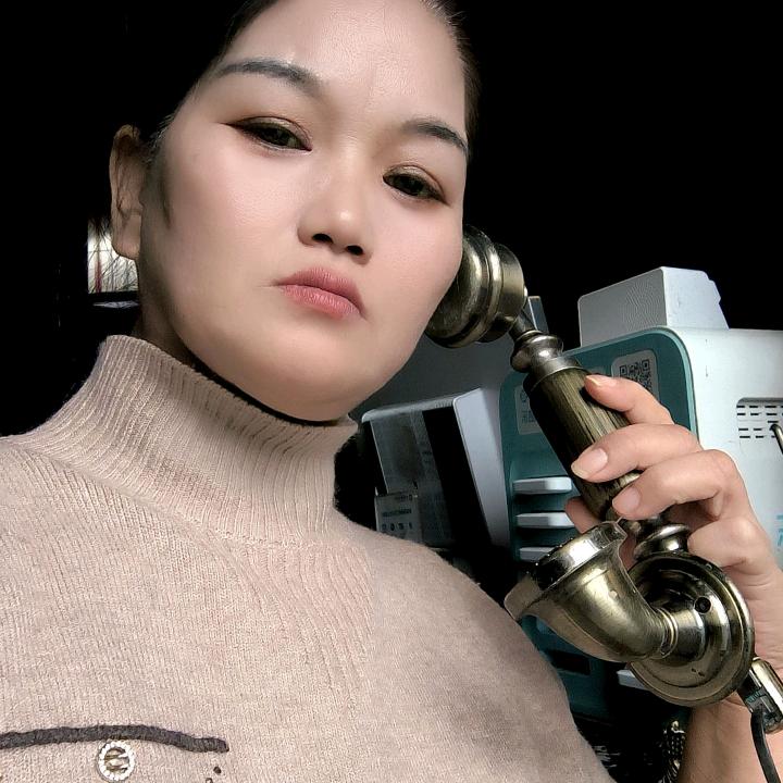 思绪눈_눈( ∩՞ټ՞∩) 喵～～