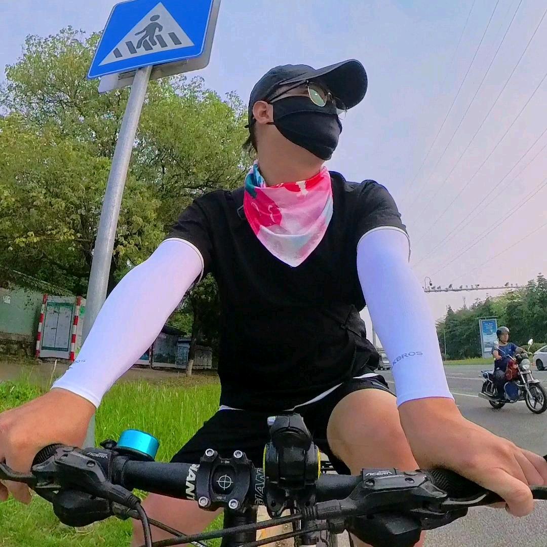 明图工作室 (毛衫小哥)