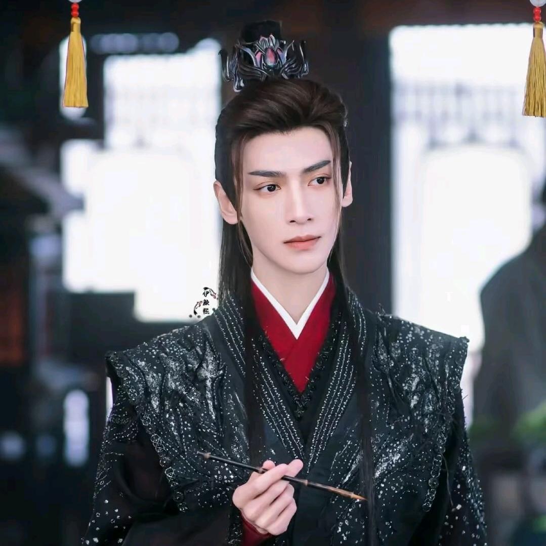 长月烬明