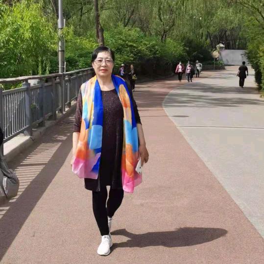 姥姥追剧《漫剧》