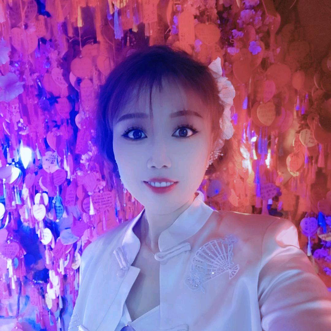 @生在路上的妞😄