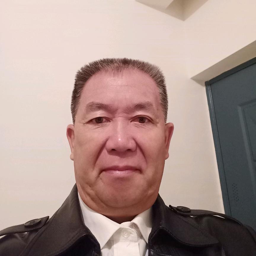老帅哥练功夫