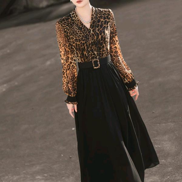 万物择优公司服饰主播许哥