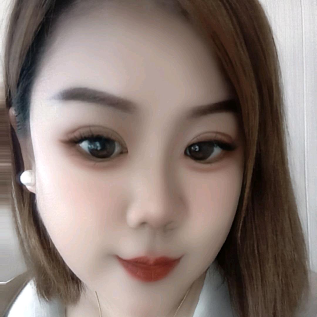 板城卖烤大鹅的小姐姐