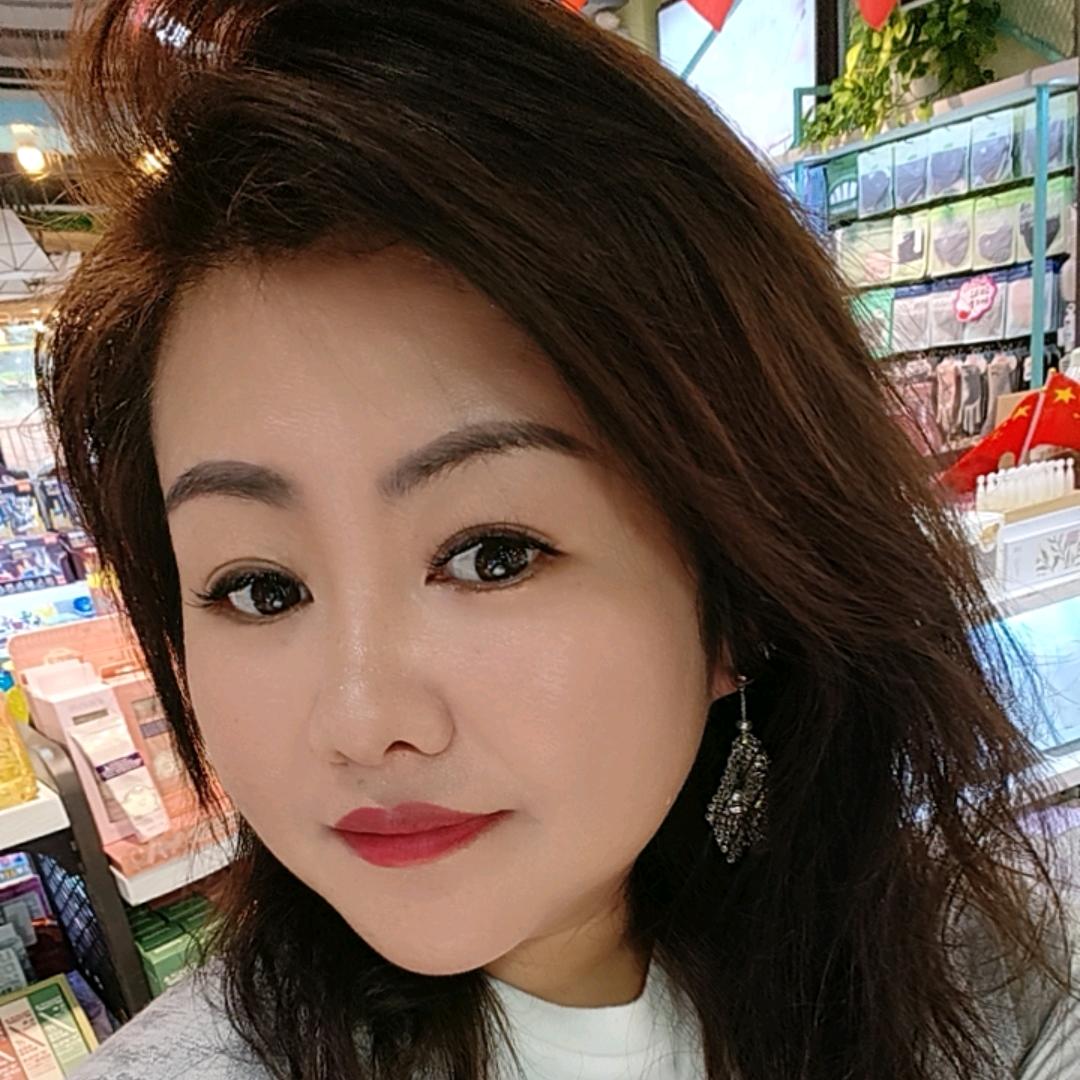 小思思吖😘（橱窗有好物）😂᭄