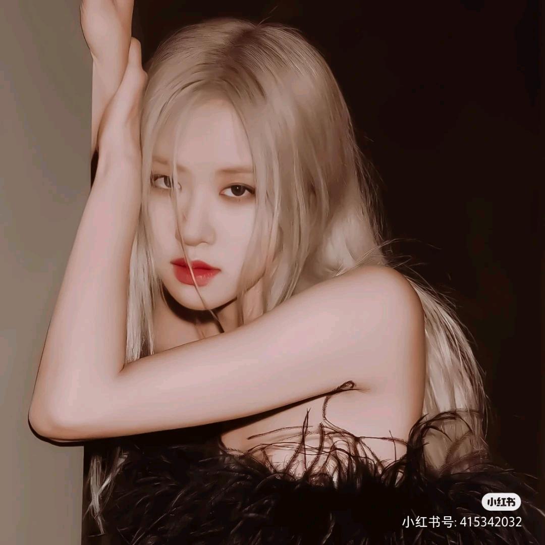 菠萝小薇°