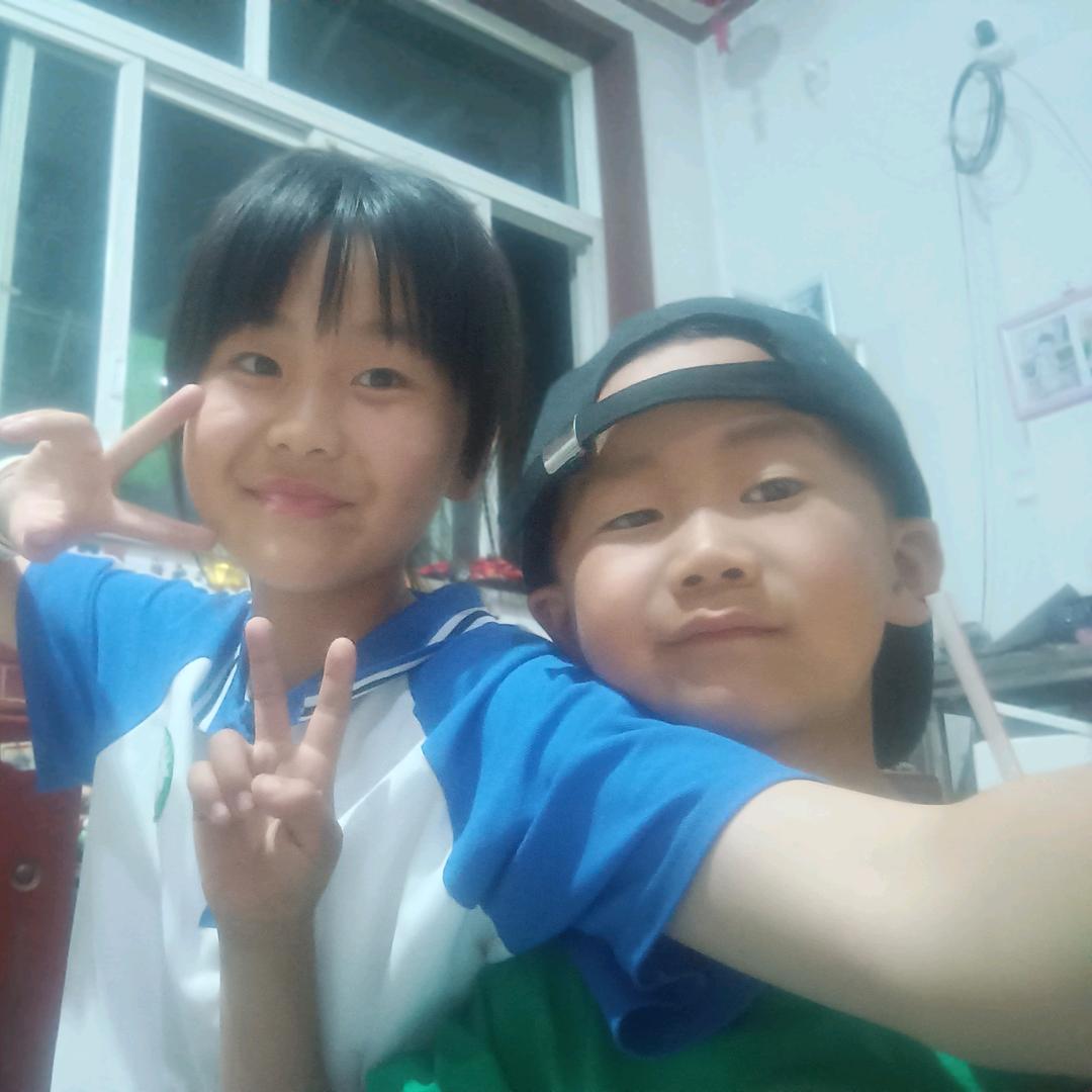 十指紧扣!