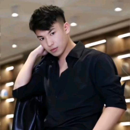 李^o^ 治