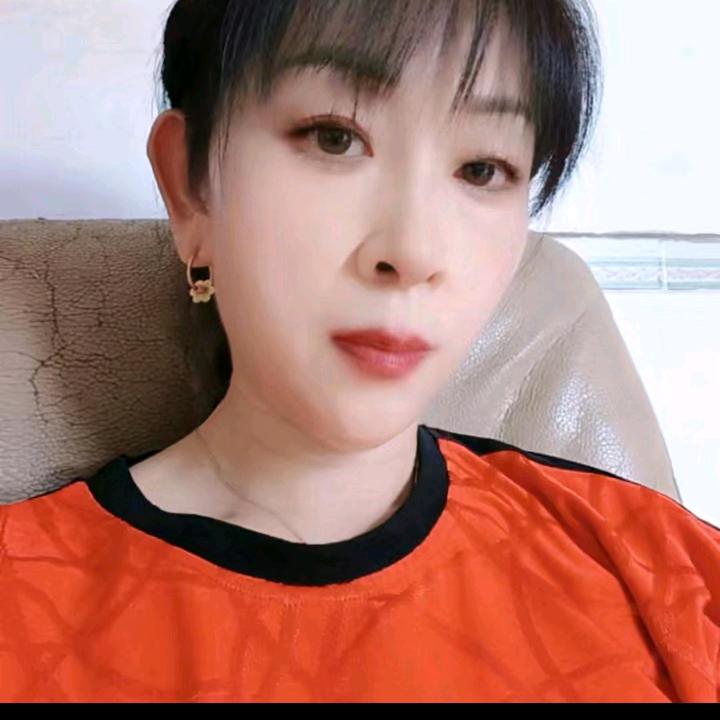 丑娘中午十一点二十开播