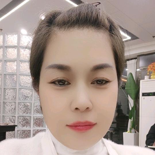 潍坊引领烫染刘老师