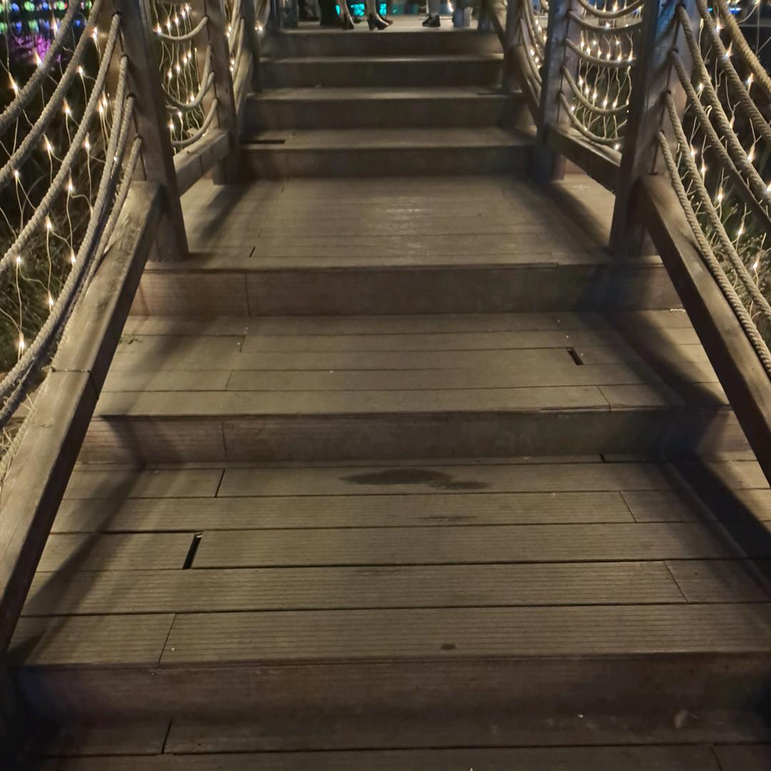 与否