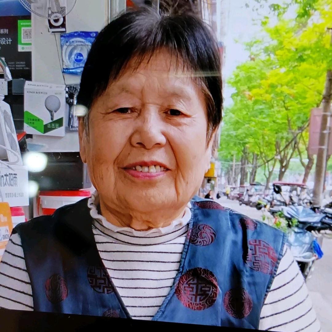 快乐奶奶(中午10:10  开播)小号