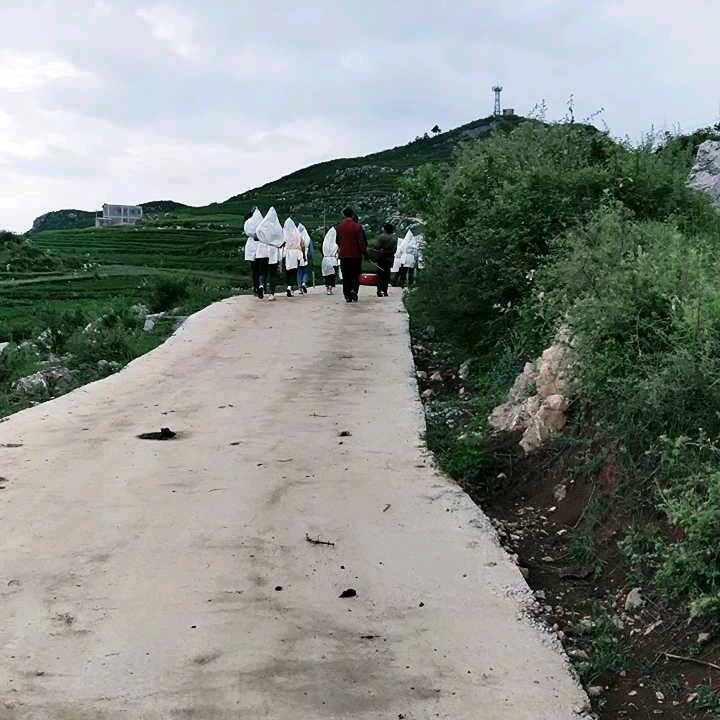 亚