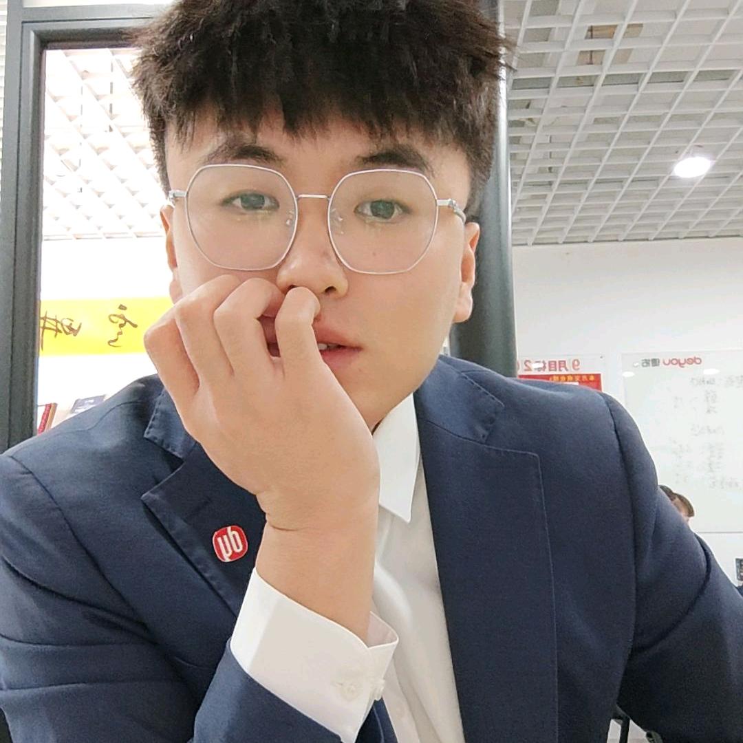 大连名探房柯男