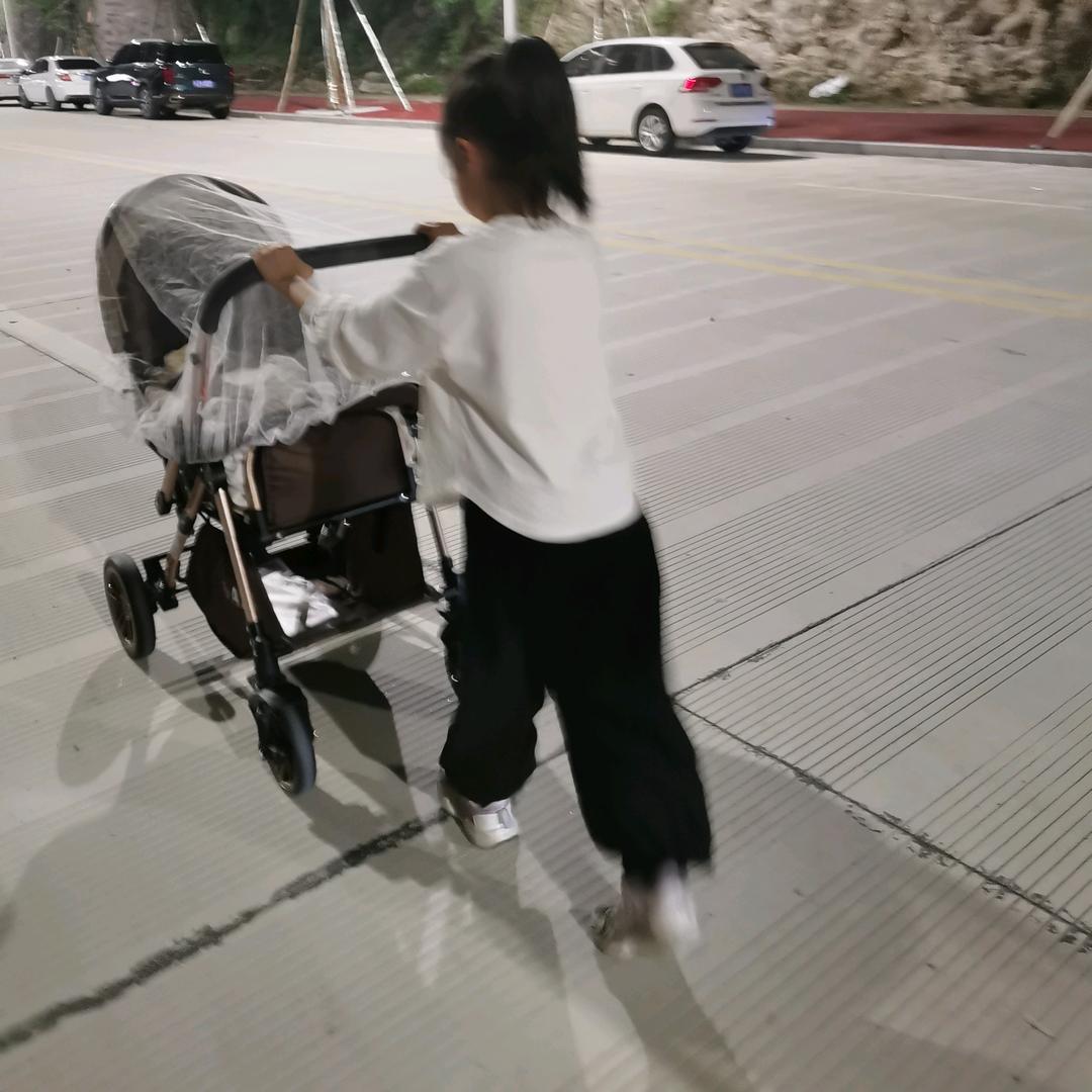 玥玥妈