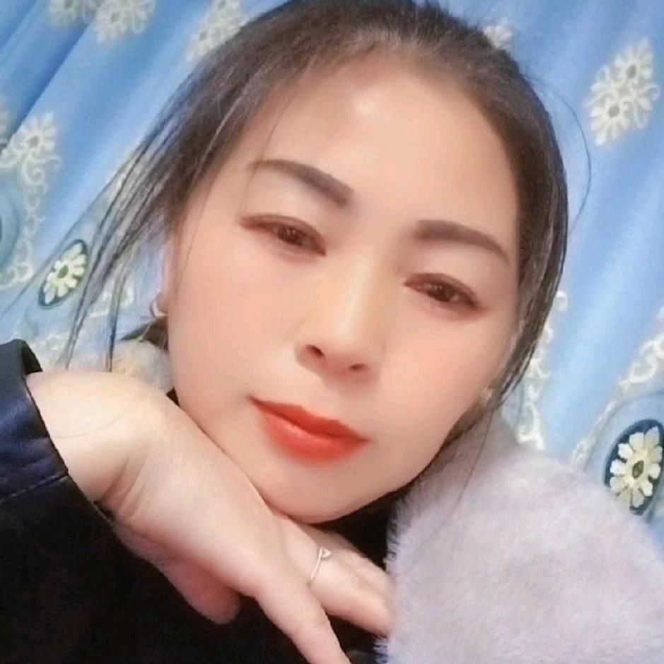 听歌妹（晚上六点半开播）