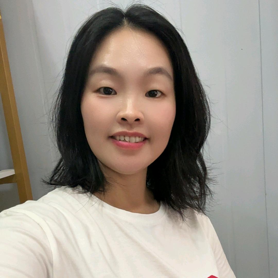 在湛江教养发的王姐