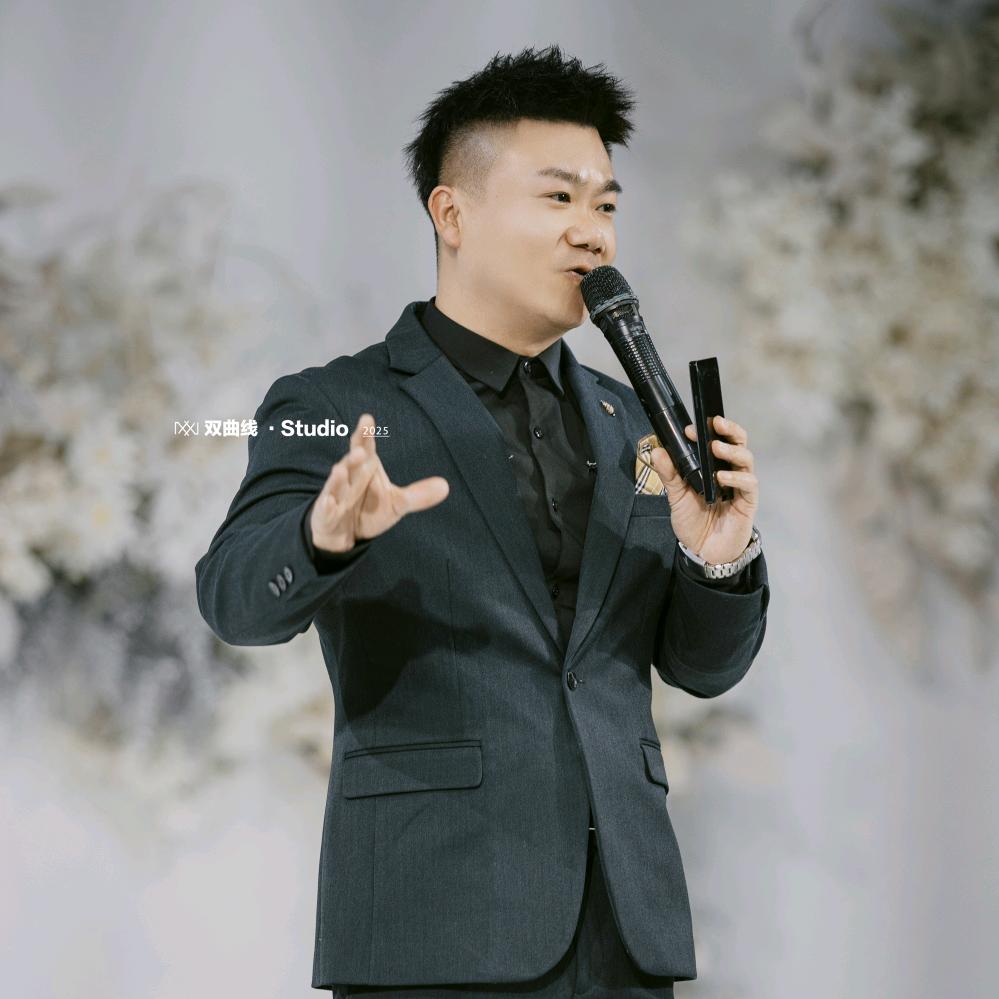 盘锦阿利婚车联盟.10.17廷婚车总指挥