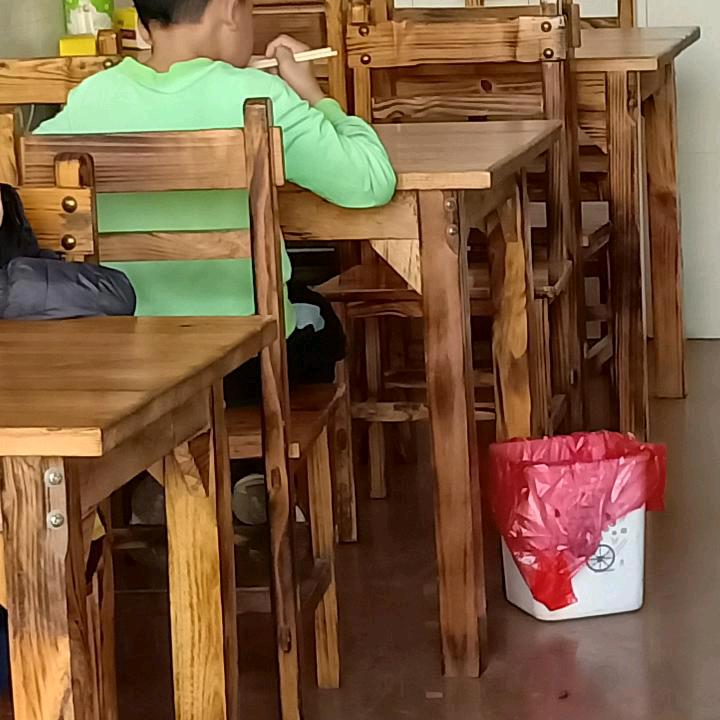 李