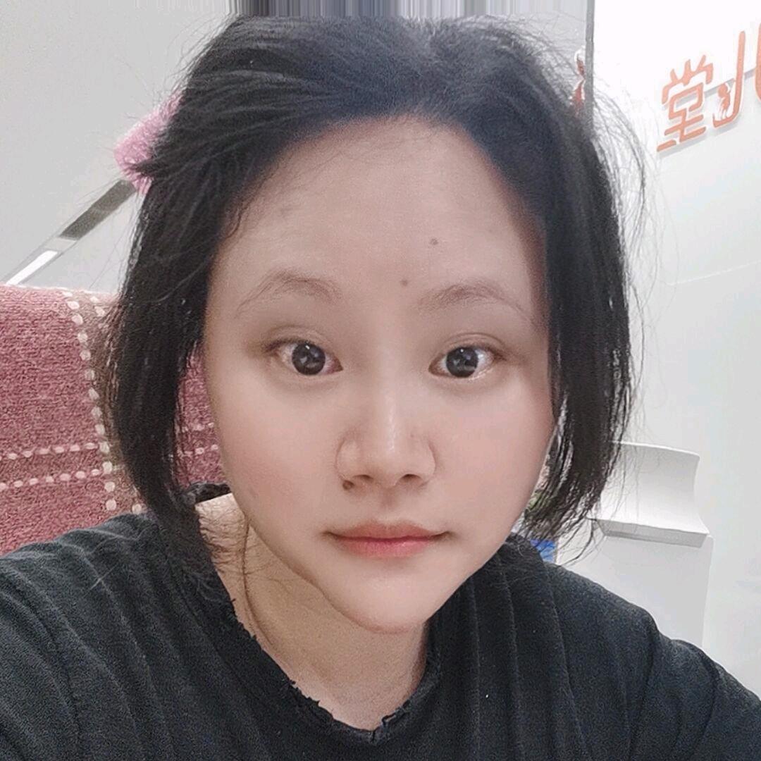 爱吃肉肉的小屁孩