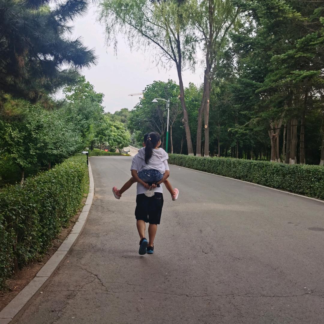 不孤独的不长跑者