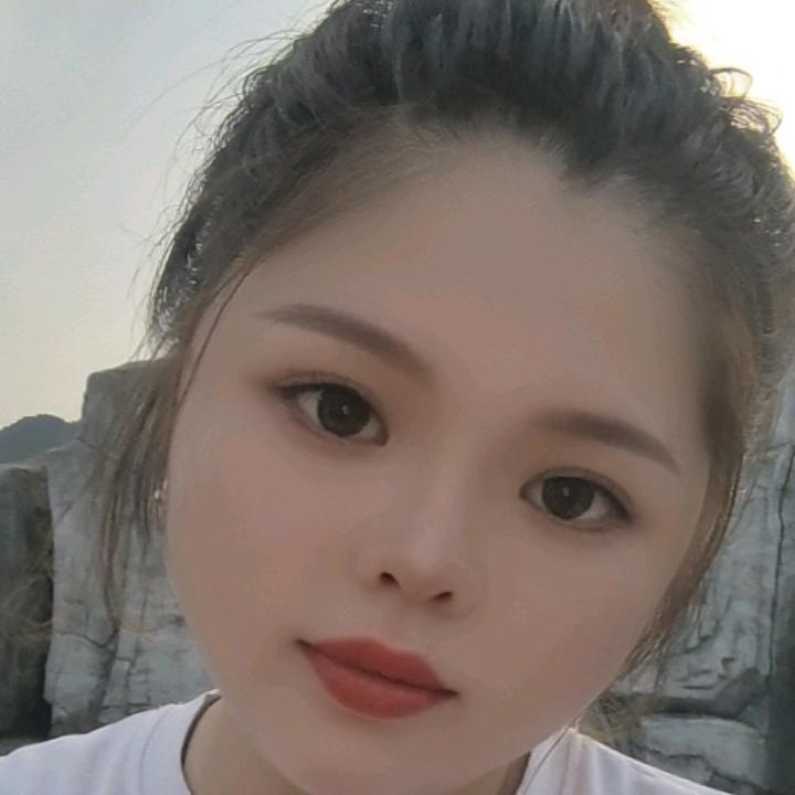 李爱💋吃糖🍬