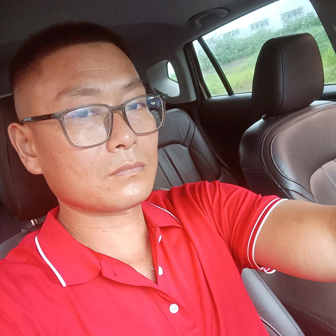 何龙