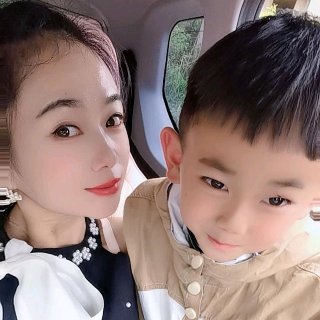 🐍我😘的🦋王💋